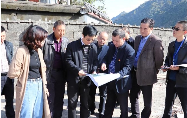 黄宗林县长到城口县人民医院调研二甲创建工作