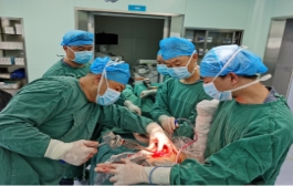 【突破】打破高龄手术禁区，103岁老人成功置换关节重新站了起来