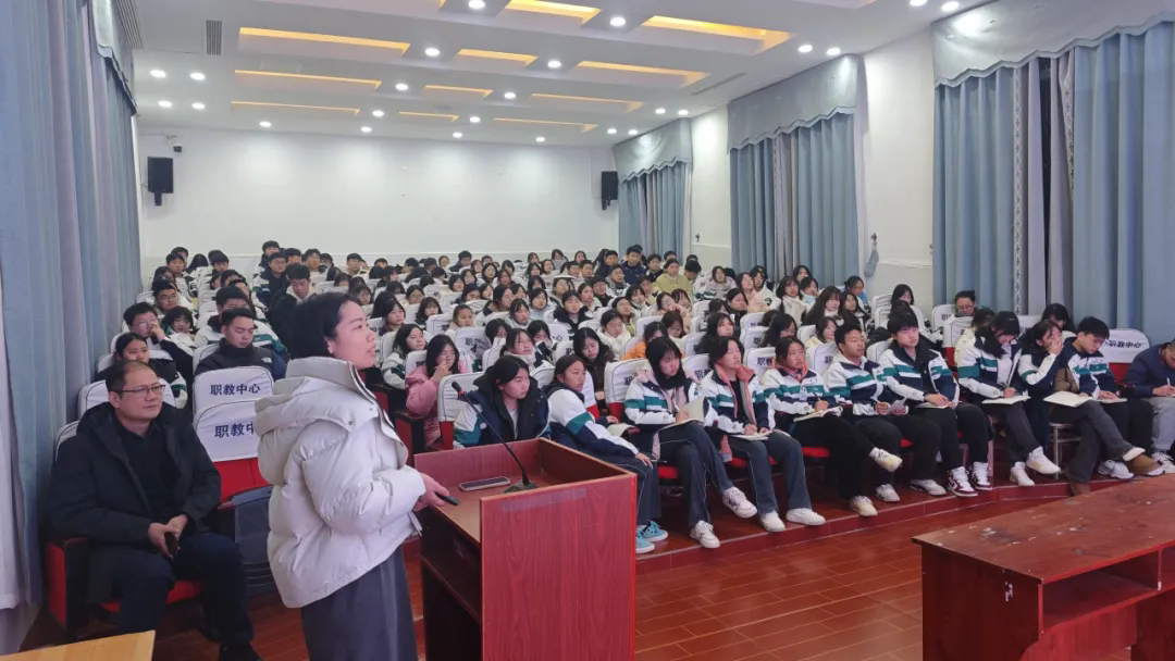 【城医动态】支医专家进校园，健康宣教助成长