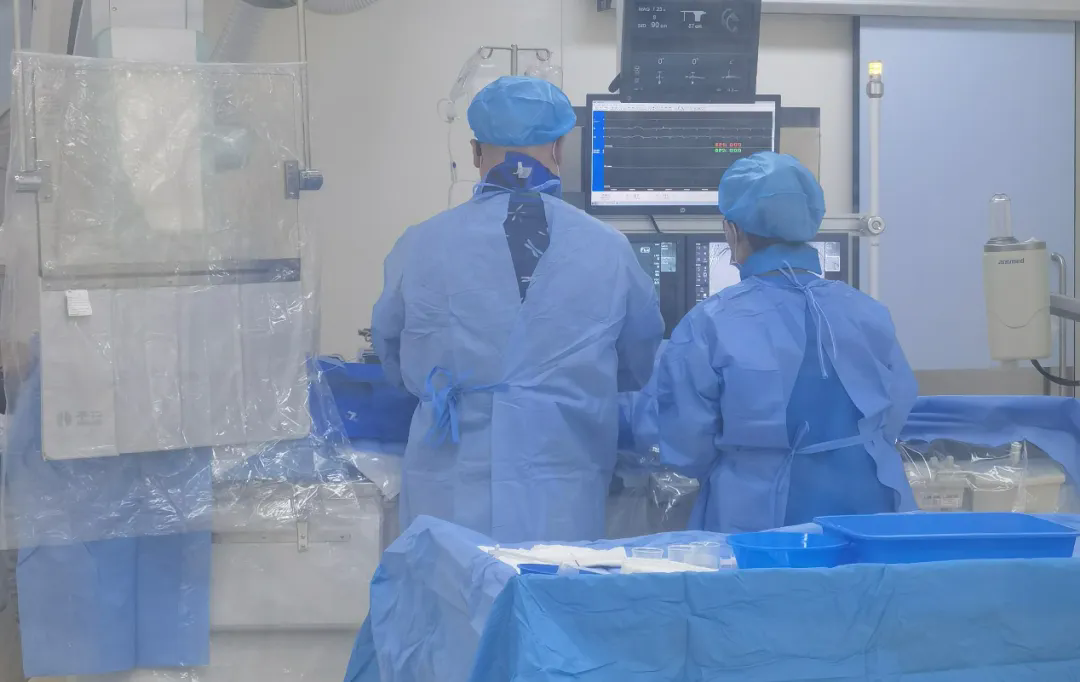 消化与肿瘤内科联合多学科MDT成功救治腹腔出血急症患者